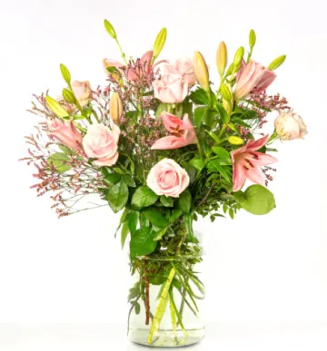Boeket lelies en rozen, pastel